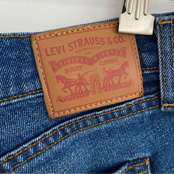 Levi's Denim Jean Shorts Size 30 Button Fly roll up hem - Picture 3 of 11